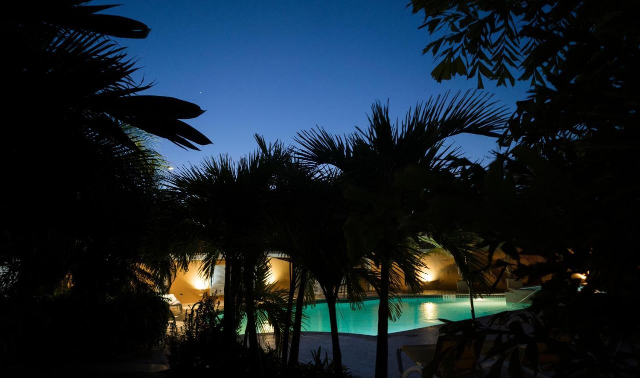 Costa Esmeralda Village Palm Beach Exterior photo